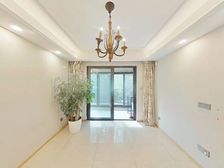 汇金路 一楼带花园 南临河 三房两卫全明 次新商品房 拎包入