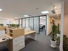 特价2开头!徐家汇地铁口圣爱大厦,90平至500平,看房随时