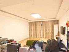 三轨交汇!新城地铁口旁!50平花园!带产权车位!看房随时!