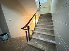 双卡自建房,地面93方4层半南向,前面9米对屋背,停车方便