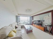 近地铁 满五 房龄新 双卫生间 商品房 居住密度低 居家