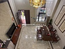 金湾花园别墅,带花园地面70平方基建,三层半南向户型,带装修