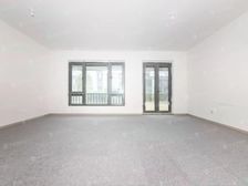 王炸!三轨处叠加别墅!边套大花园,附带两部车位,上下三层可谈