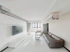 电梯 双卫格局 中间好楼层 业主新房已定 楼下是小区喷泉