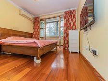 刚刚谈过!鲁班路地铁口100 !中间楼层一梯三户 附赠双阳台