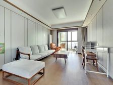 三开间朝南,空调地暖新风,小区人车分流,小区车位充足