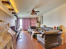 多口之家,本房面积较大,可以满足多人口居住条件