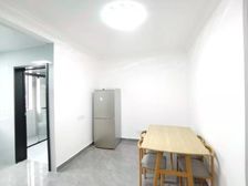 闵实验小新上一梯两户,双南两房,精装修,可直接入住,位置好。