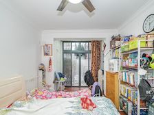 正气两房已改三房,带花园,可拎包住,自 住 看房预约 诚心卖