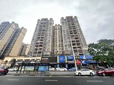 总价低 月2500 商家稳定 70年产权
