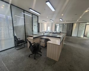 建设路、理工大、半层甲级写字楼、三面采光、宜自用、钻石广场旁