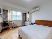 低于市场价60万!95年新式板房,一梯三户,南北通透,价可谈