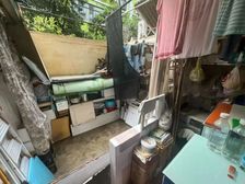 新出笋盘 南北通透 带15平院子 小区中间位置 出门就是地铁