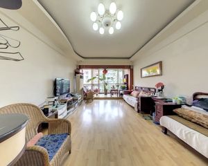 学府春 3室2厅 133.87平