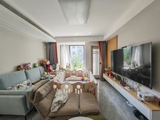 新上东区电梯2房,婚房装修3年,全屋中央空调,直接住。