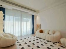 新上笋盘!09年次新房南北通,低于同户型100W!带产权车位