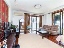 楼下地铁口,音乐广场,1梯2户,带双车位,人车分流品质小区