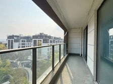 滇池上叠加(双阳台观滇露台)153平4房实得面积210平