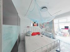 低楼层新申小区 南北通透 近医院 临地铁 满五