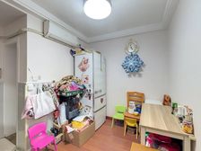 新闵小区 3室1厅 71.08平