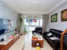 二房二厅,花园品质 南北通透 一梯二户车位充足 送阁楼40平