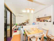 新挂牌: 有电梯高层双南一房,精装修,位置好, ,有钥匙