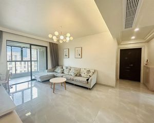 三盛中央公园 业主自装 家具齐全 拎包入住 电梯中层 急售