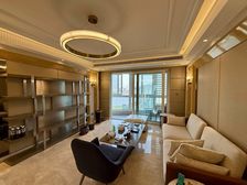 目前这套有性价比的 高区看江景 南北通透 带产权车位