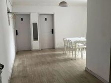 地铁口,三房精装修!送双花园,看中价格可谈!