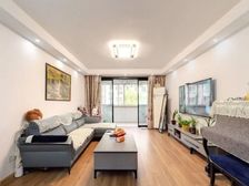 聚星苑,小区仅此一套在售,南北通透,一梯两户,看房提前联系!