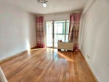 同济精装大两房,房型方正,中间沿河位置,业主诚意,拎包入住