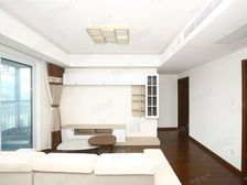 安亭新镇 ,波恩风情,小区中心位置,电梯房,主卧朝南