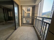 金溪 120平 三房朝南 看溪 两梯两户 出门就是公园