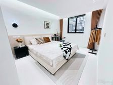 带20平花园!房东急卖!降价80萬!全屋智能,精装修带车位!