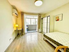 地铁口精装3房.房东急售.低市场价80个馒头!诚售价格可谈