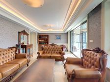 瑞虹新城璟庭 4室2厅 217.81平