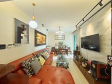 新挂牌,3房2卫中间层,满5V1税少。中央空调地暖,产权清晰