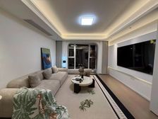 滨江名人苑 小三房 近医院 满五 产权清晰 临地铁