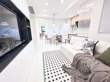 近医院 商品住宅 出行方便 朝南 高楼层视野好 临地铁