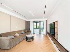 徐汇滨江品质三房两卫,电梯小高层,飞机户型,精装可拎包入住