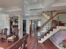 市区电梯中叠别墅有车位满五年看房方便