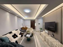 21年次新房,电梯高区,三开间朝南,开发商装修,有固定车位!