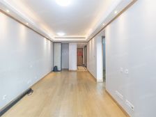 下楼就是纽大和东体华二都在,看房方便,业主屋况保养好货真价室