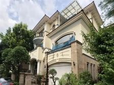 汇景新城 独栋别墅 地上三层 大花园 使用1000方