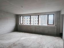 小三居 中间楼层 次新房 居住密度低 产权清晰 有电梯