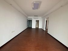君汇熙庭 南北通透 装修好 刚需小三居 满五 出行方便