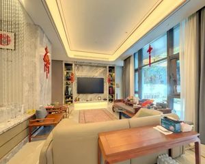 紫御香山精装修,房东急售,当居住融入环境,心也随之淡定