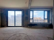 地铁口空中别墅!带大露台!看房随时!有钥匙!更多房源请联系!