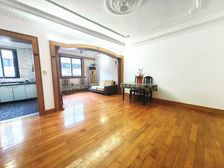 新上育秀六区 中间楼层 位置好 采光好,有车位车棚,诚心出售