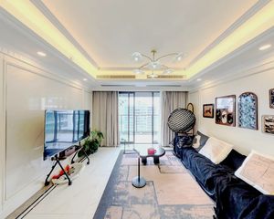 青秀阅山府3室2厅东北